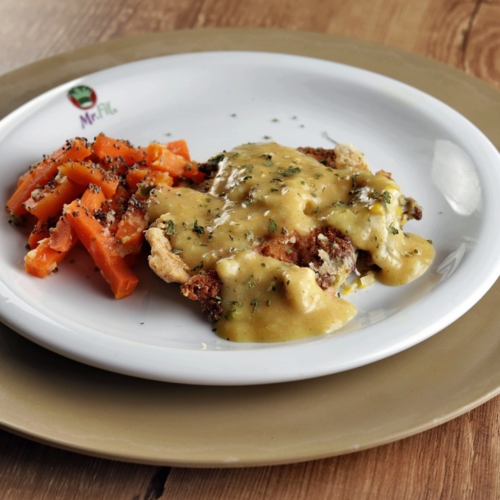 Frango crocante fit com creme de milho e Cenouras cozidas no vapor com azeite e chia. - Imagem 3