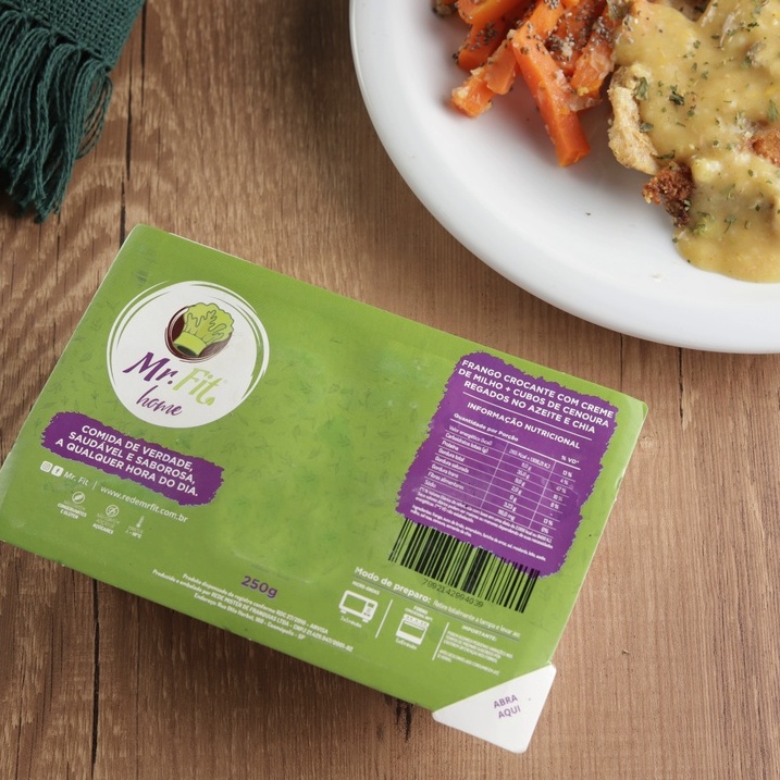 Frango crocante fit com creme de milho e Cenouras cozidas no vapor com azeite e chia. - Imagem 7